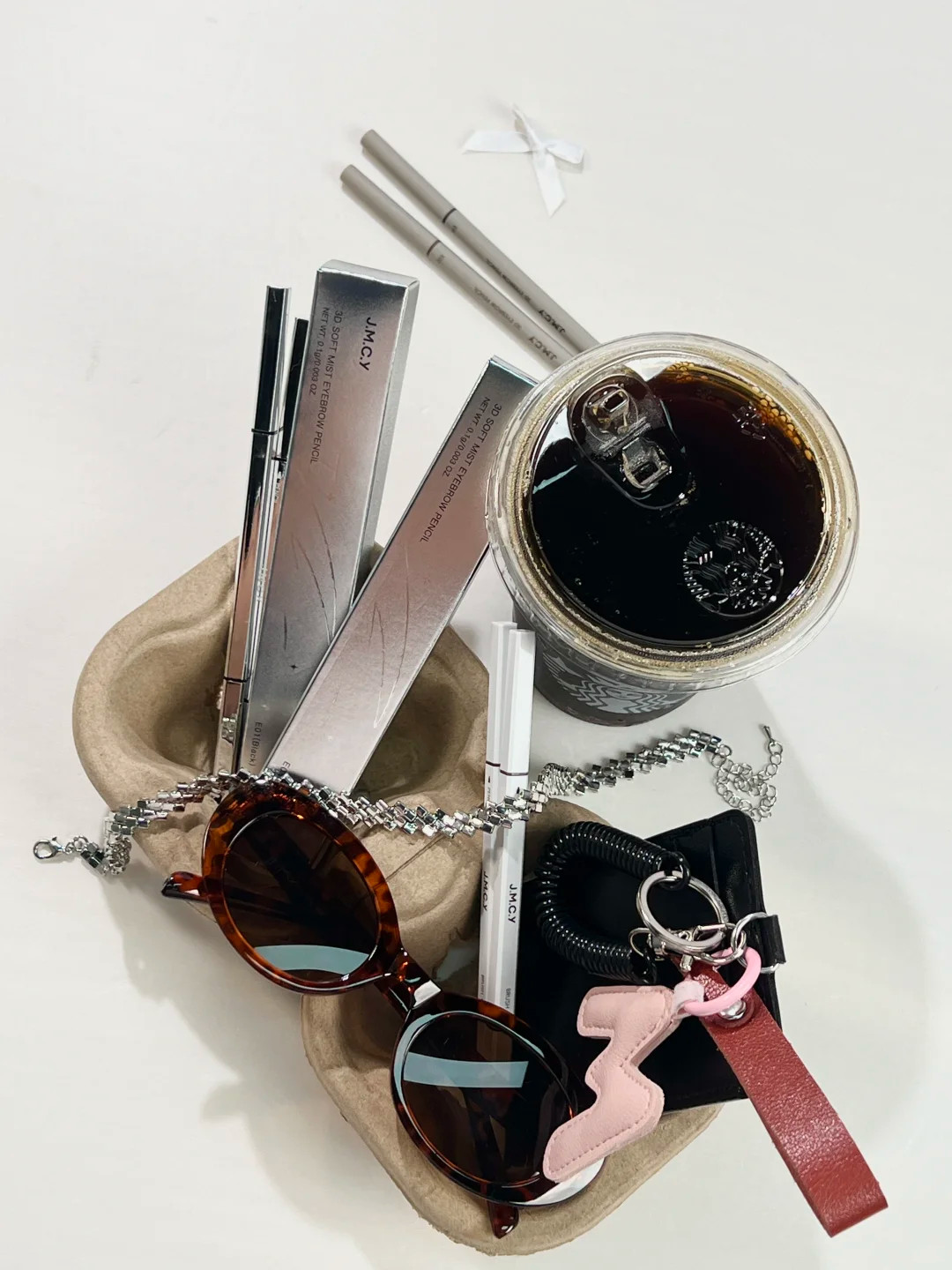 6个月卖完同行一年量，国产唇釉成TikTok菲律宾销量王！