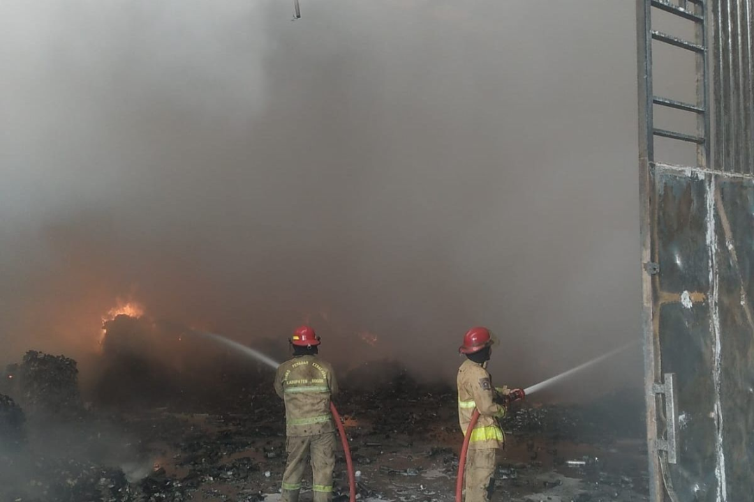 约10亿打水漂！印尼一中国化妆品仓库发生连环爆炸！